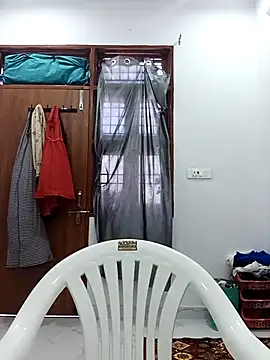 sanjana077 online show from April 15, 2026, 5:35 am