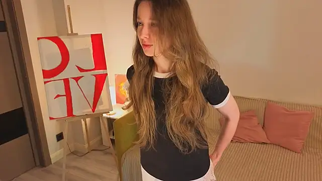 eirakiliana online show from November 13, 2025, 7:34 am