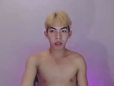 Urhotsilverboy online show from June 12, 2026, 4:27 pm