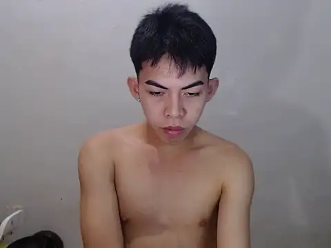 Urhotsilverboy online show from June 24, 2026, 12:37 pm