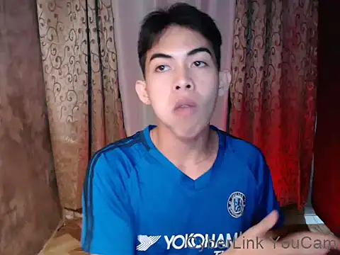 Snapshot of Urhotsilverboy chatting on February 20, 2026, 8:16 am Urhotsilverboy online show from February 20, 2026, 8:16 am