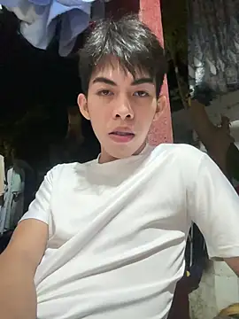 Urhotsilverboy online show from March 13, 2026, 4:23 pm