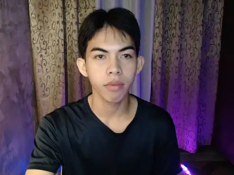 Urhotsilverboy online show from December 18, 2025, 3:55 am