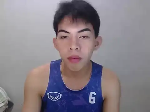 Urhotsilverboy online show from July 15, 2026, 5:47 am