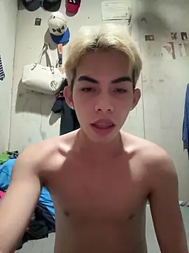 Urhotsilverboy online show from June 10, 2026, 6:20 pm