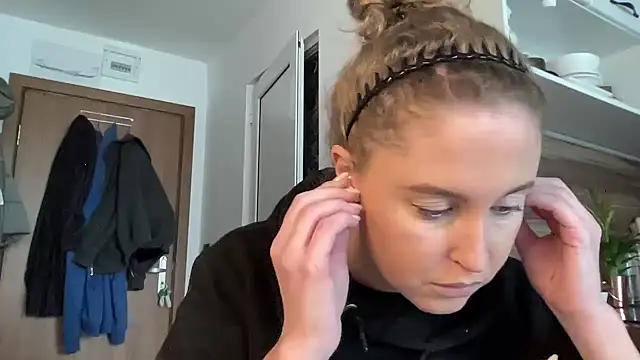 Snapshot of Ameli8 chatting on February 12, 2026, 1:00 pm Ameli8 online show from February 12, 2026, 1:00 pm