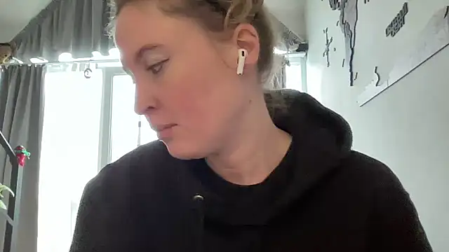 Snapshot of Ameli8 chatting on February 13, 2026, 9:53 am Ameli8 online show from February 13, 2026, 9:53 am