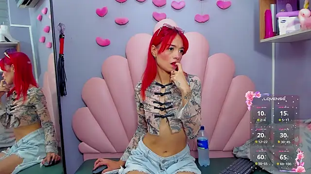 Snapshot of luci_miller chatting on November 9, 2025, 4:22 pm luci miller online show from November 9, 2025, 4:22 pm