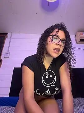 Lolavenezia online show from May 28, 2026, 10:04 pm