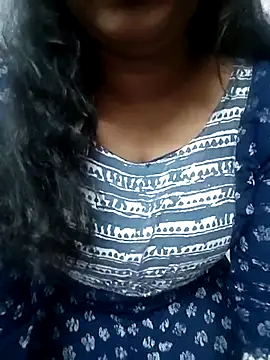 Keerthee  online show from November 5, 2025, 1:36 pm