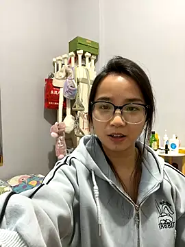 Hmm 0303 online show from November 27, 2025, 2:28 pm