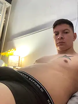 Maluma1995 online show from November 7, 2025, 3:16 pm