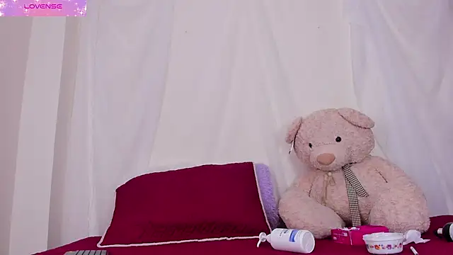 Snapshot of Nyra_lux16 chatting on January 17, 2026, 7:34 am Nyra lux16 online show from January 17, 2026, 7:34 am