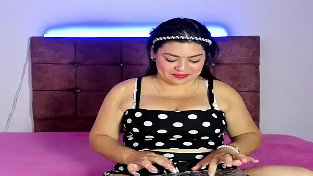 Snapshot of NoirAntonela chatting on November 14, 2025, 6:11 pm NoirAntonela online show from November 14, 2025, 6:11 pm