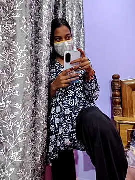 Snapshot of Student12th chatting on November 18, 2025, 4:21 pm Student12th online show from November 18, 2025, 4:21 pm