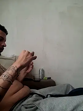 casadodequebra online show from February 25, 2026, 7:47 pm