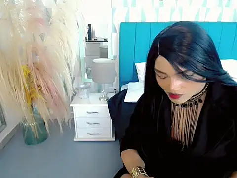 sebastian cruz  online show from November 19, 2025, 7:03 pm