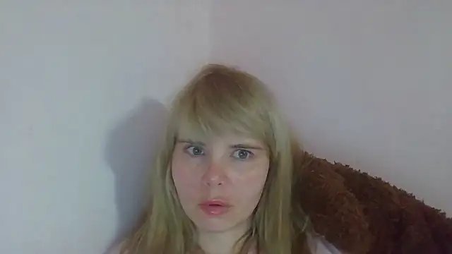 Snapshot of HornyElena chatting on July 28, 2026, 8:12 pm HornyElena online show from July 28, 2026, 8:12 pm