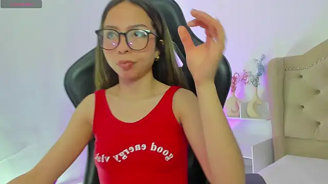 Snapshot of LuluuBerry chatting on November 28, 2025, 2:17 pm LuluuBerry online show from November 28, 2025, 2:17 pm