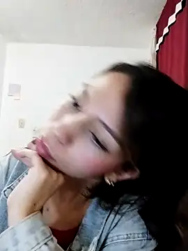 Snapshot of LuluuBerry chatting on November 15, 2025, 9:41 pm LuluuBerry online show from November 15, 2025, 9:41 pm