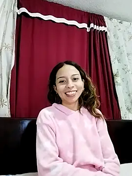 Snapshot of LuluuBerry chatting on November 13, 2025, 1:42 am LuluuBerry online show from November 13, 2025, 1:42 am