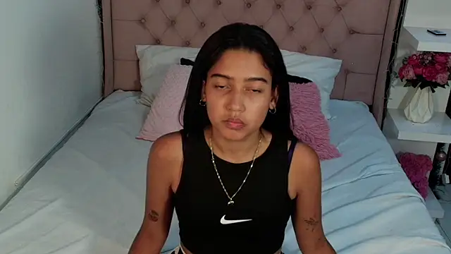 cheerry moon online show from December 17, 2025, 9:53 pm