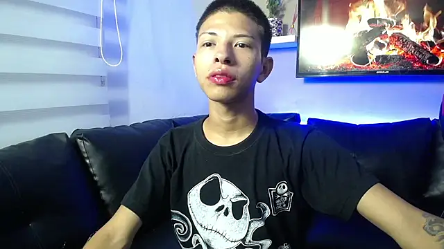 Tessachains 2  online show from December 22, 2025, 2:44 am