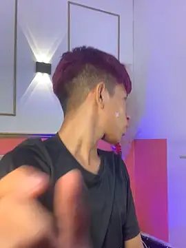 Tessachains 2  online show from November 10, 2025, 10:37 pm