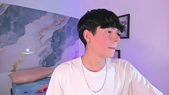 Isaac Kurtt online show from November 13, 2025, 8:02 pm