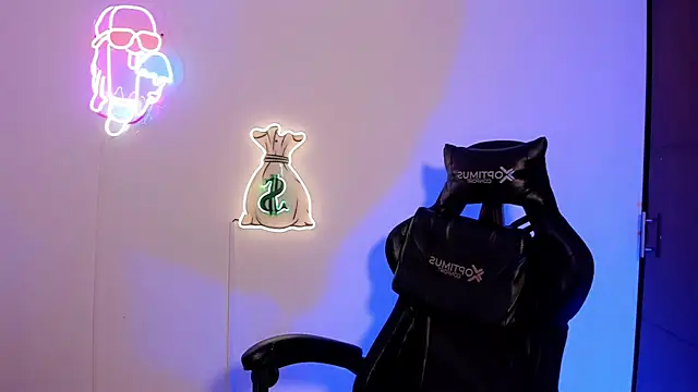 Snapshot of Quetzal_coatl_ chatting on November 11, 2025, 8:03 pm Quetzal coatl online show from November 11, 2025, 8:03 pm