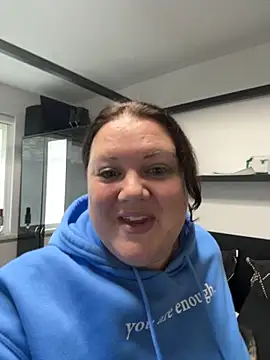 Snapshot of RealWoman84 chatting on November 8, 2025, 3:26 pm RealWoman84 online show from November 8, 2025, 3:26 pm