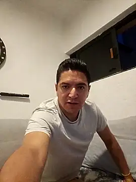 Snapshot of yayo_33 chatting on April 17, 2026, 1:08 am yayo 33 online show from April 17, 2026, 1:08 am