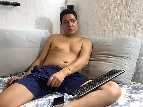 Snapshot of yayo_33 chatting on April 15, 2026, 8:09 pm yayo 33 online show from April 15, 2026, 8:09 pm