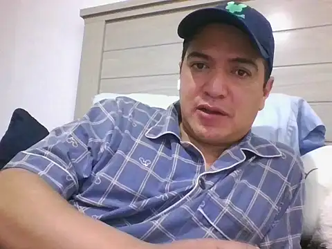 Snapshot of yayo_33 chatting on November 10, 2025, 2:38 am yayo 33 online show from November 10, 2025, 2:38 am