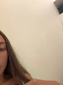 lounaaxangel online show from December 14, 2025, 7:19 pm