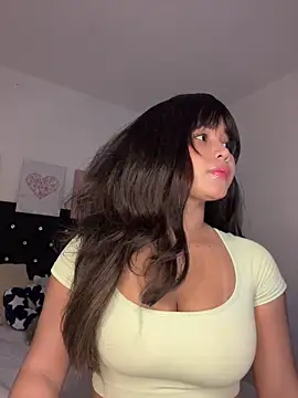 Snapshot of LoliitaBennett chatting on May 10, 2026, 1:53 am LoliitaBennett online show from May 10, 2026, 1:53 am
