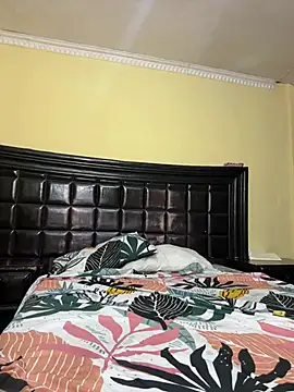 NiaLong21  online show from January 12, 2026, 6:26 pm