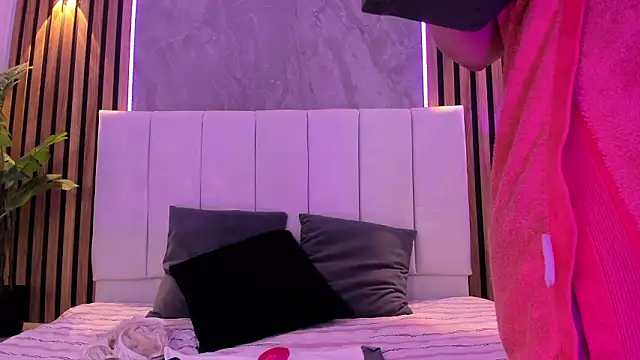 Carlotta de velour online show from March 9, 2026, 3:10 am