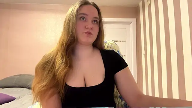 BabyBlissxx online show from April 21, 2026, 9:32 pm