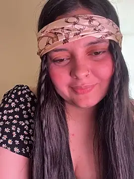 candicewest  online show from April 18, 2026, 4:20 pm