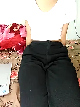 Snapshot of Pritirewari chatting on November 13, 2025, 6:45 pm Pritirewari online show from November 13, 2025, 6:45 pm