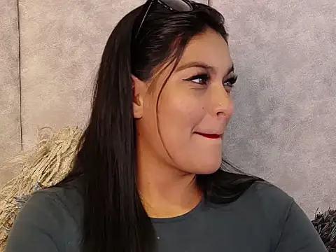 LannyShell online show from November 18, 2025, 5:49 pm