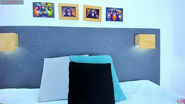 Snapshot of Andhrea_Vale chatting on February 17, 2026, 12:13 pm Andhrea Vale online show from February 17, 2026, 12:13 pm