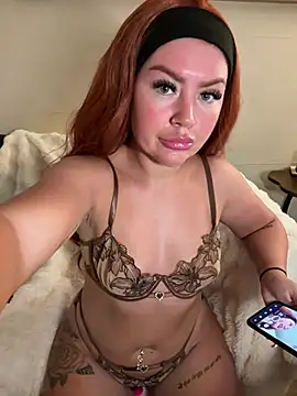 LillieMaee online show from July 28, 2026, 2:57 pm