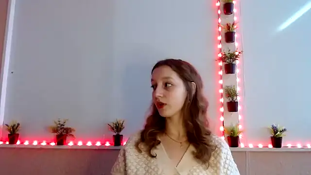 Curlyyy Girl online show from November 10, 2025, 12:10 pm