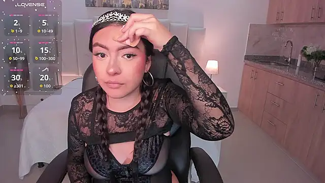 Maya vexx online show from December 5, 2025, 8:17 pm