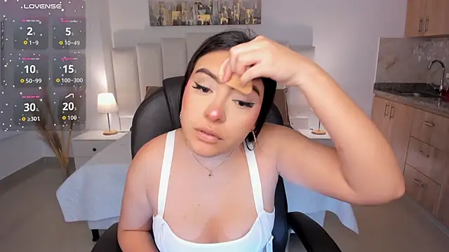 Maya vexx online show from November 30, 2025, 7:47 pm