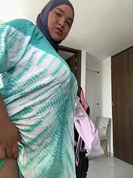 sweetmuslim01 online show from June 24, 2026, 6:06 pm
