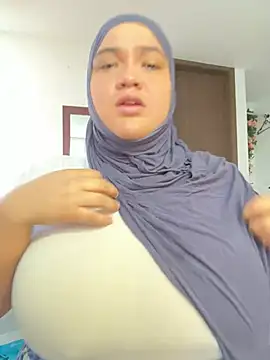 sweetmuslim01 online show from February 12, 2026, 5:56 pm