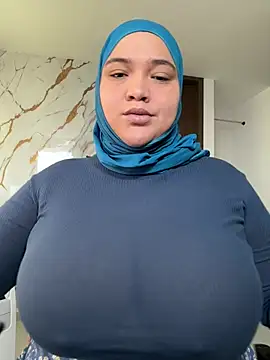 sweetmuslim01 online show from June 12, 2026, 5:32 pm